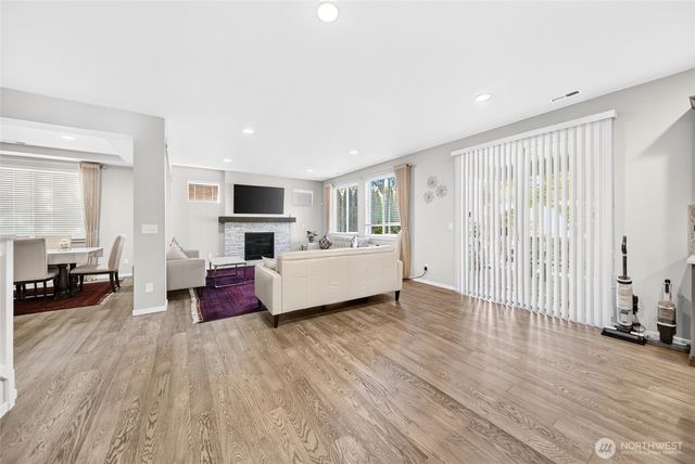 37217 29th Avenue S, Federal Way, WA 98003