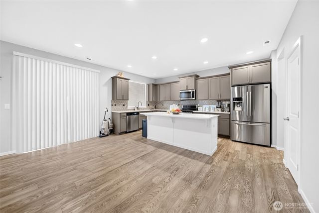 37217 29th Avenue S, Federal Way, WA 98003