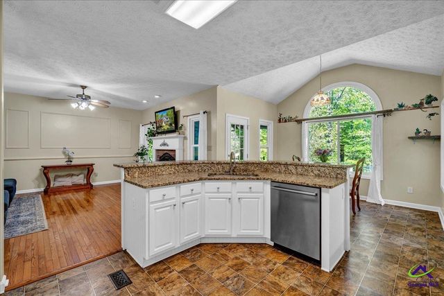 260 Kensington Drive, Sharpsburg, GA 30277