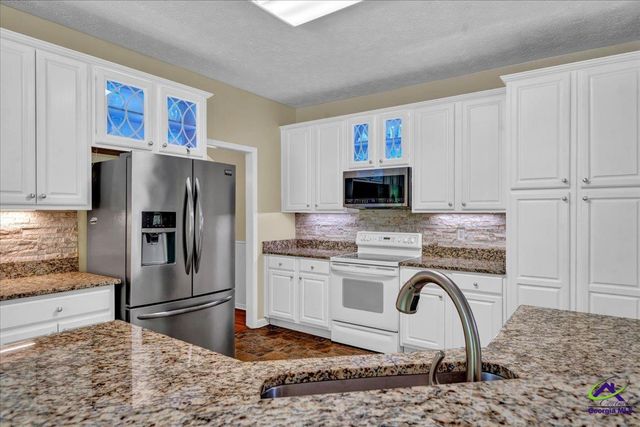 260 Kensington Drive, Sharpsburg, GA 30277