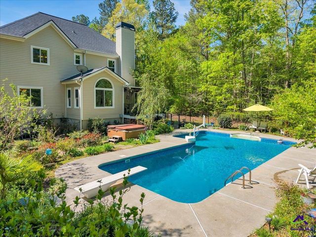 260 Kensington Drive, Sharpsburg, GA 30277