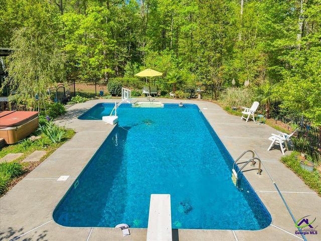 260 Kensington Drive, Sharpsburg, GA 30277