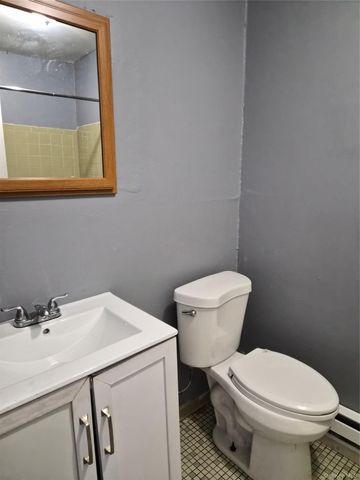 6 Boxwood Court 6, Poughkeepsie, NY 12601