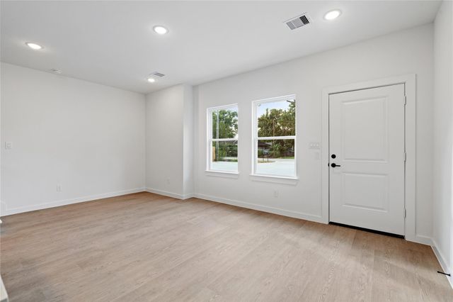 1031 North Lane, Houston, TX 77088