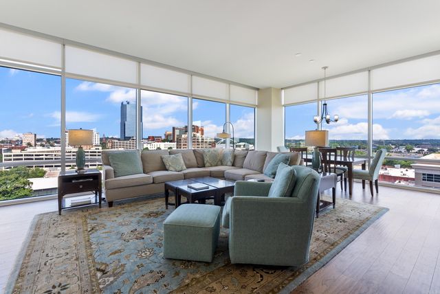 300 E 3rd St Apt 801, Little Rock, AR 72201