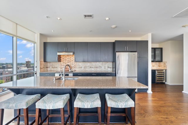 300 E 3rd St Apt 801, Little Rock, AR 72201