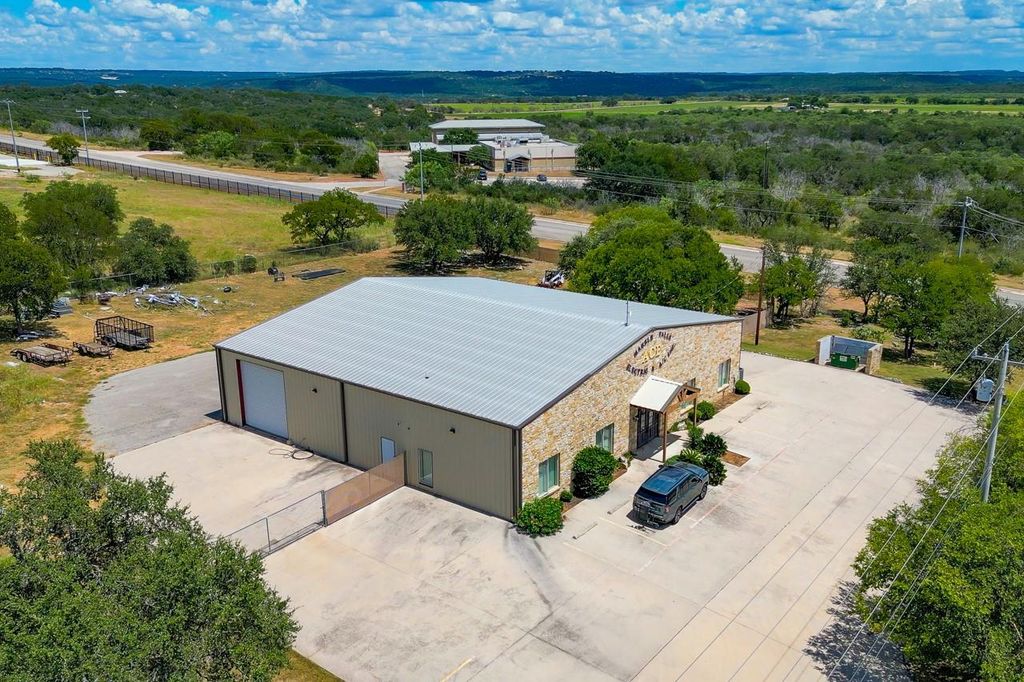 1403 Resource PKWY, Marble Falls, TX 78654