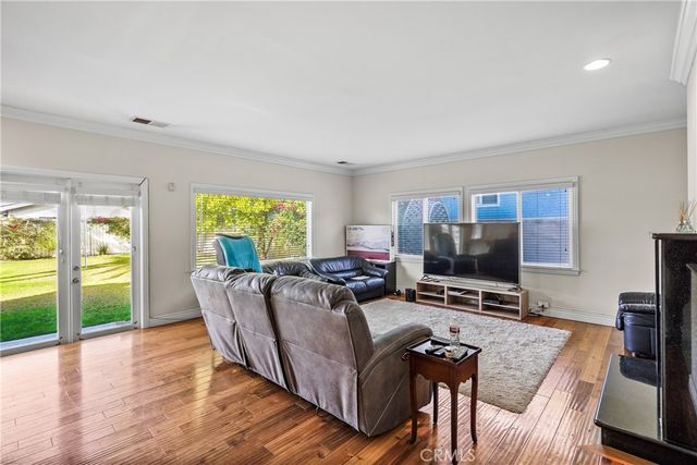 1807 10th, Manhattan Beach, CA 90266
