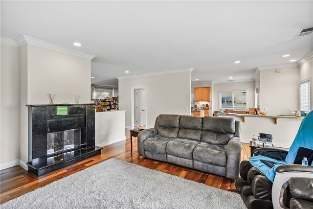 1807 10th, Manhattan Beach, CA 90266