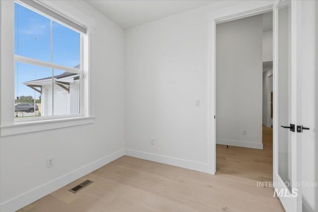 723 S Bristol Ln, Nampa, ID 83687