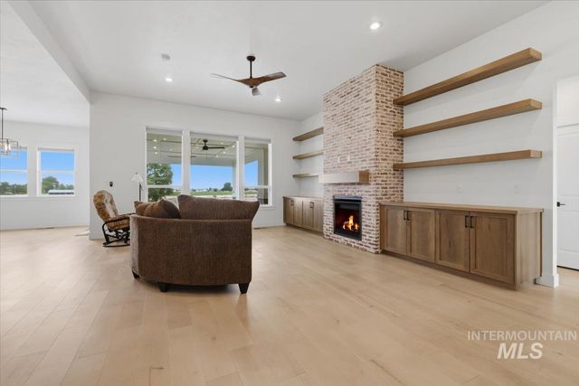 723 S Bristol Ln, Nampa, ID 83687
