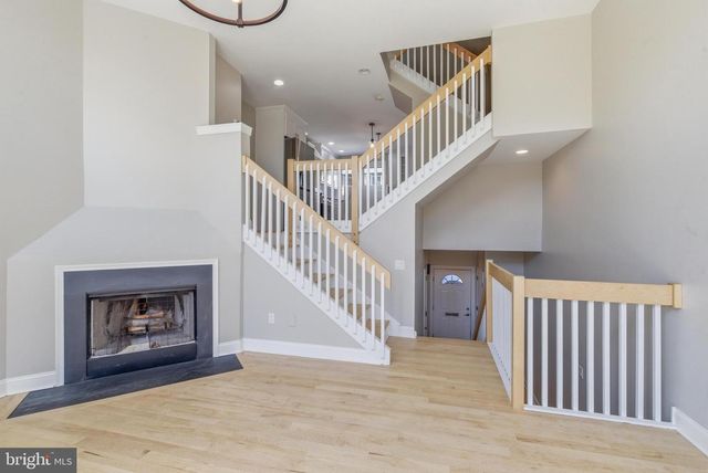 913 N LAWRENCE ST, Philadelphia, PA 19123