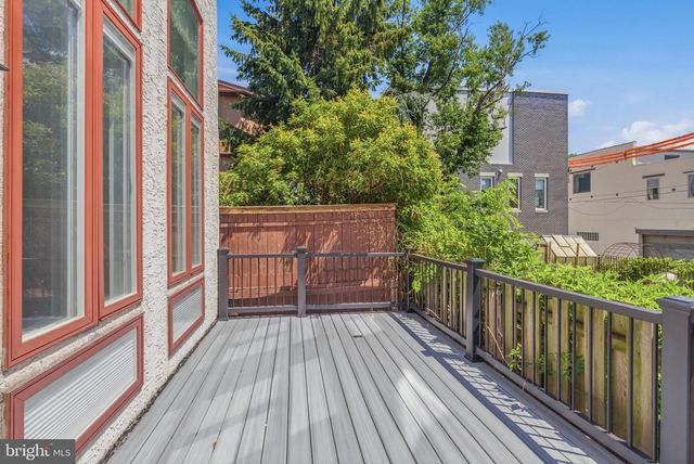 913 N LAWRENCE ST, Philadelphia, PA 19123