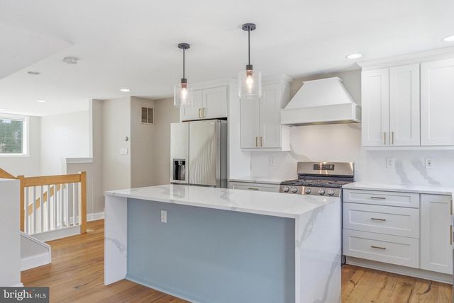 913 N LAWRENCE ST, Philadelphia, PA 19123