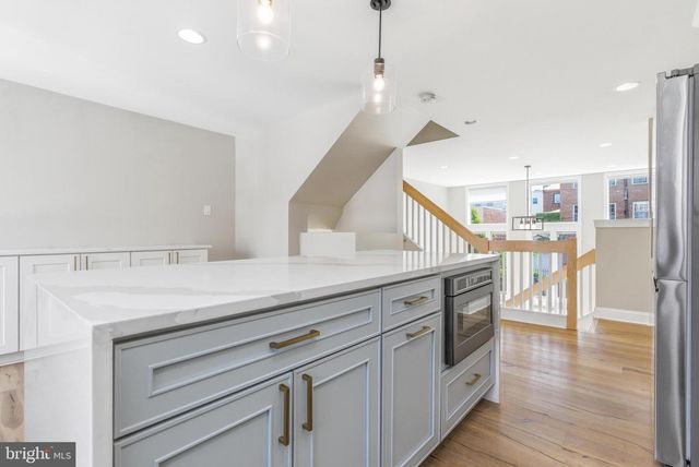 913 N LAWRENCE ST, Philadelphia, PA 19123