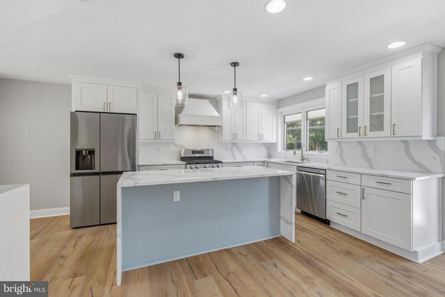 913 N LAWRENCE ST, Philadelphia, PA 19123