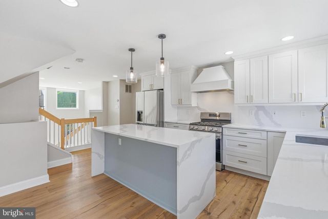 913 N LAWRENCE ST, Philadelphia, PA 19123