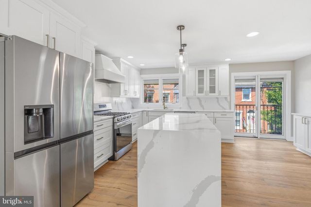913 N LAWRENCE ST, Philadelphia, PA 19123