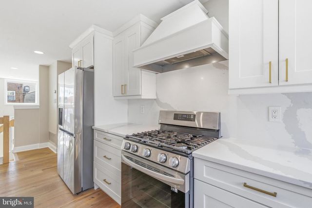 913 N LAWRENCE ST, Philadelphia, PA 19123
