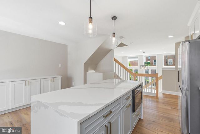 913 N LAWRENCE ST, Philadelphia, PA 19123