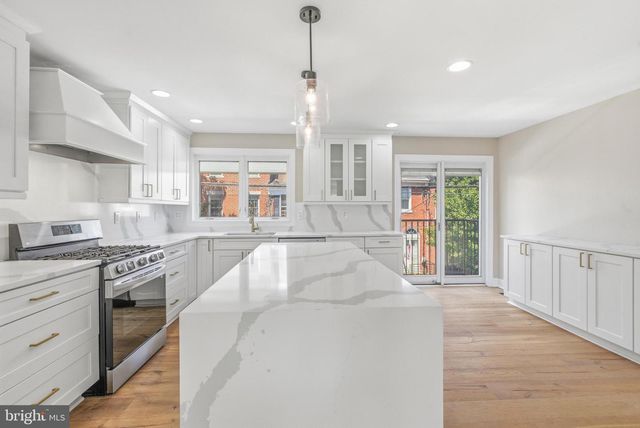 913 N LAWRENCE ST, Philadelphia, PA 19123