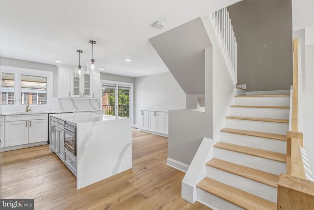 913 N LAWRENCE ST, Philadelphia, PA 19123