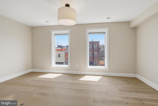 913 N LAWRENCE ST, Philadelphia, PA 19123