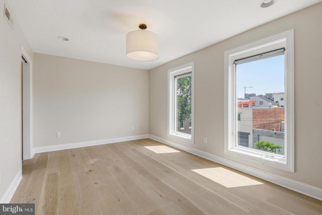 913 N LAWRENCE ST, Philadelphia, PA 19123