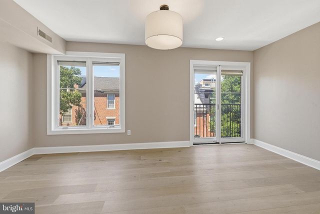 913 N LAWRENCE ST, Philadelphia, PA 19123