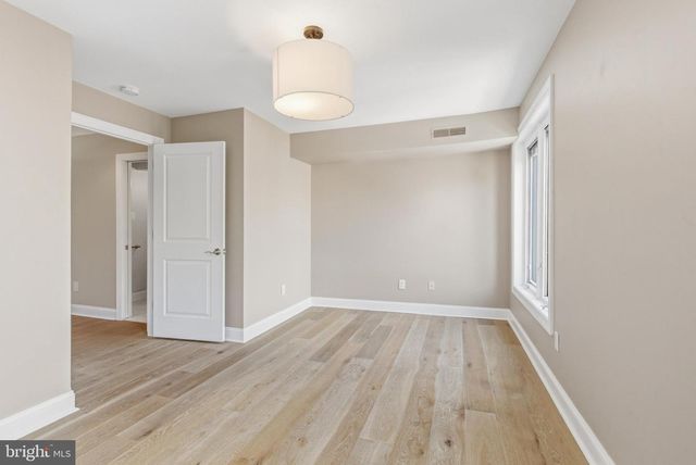 913 N LAWRENCE ST, Philadelphia, PA 19123