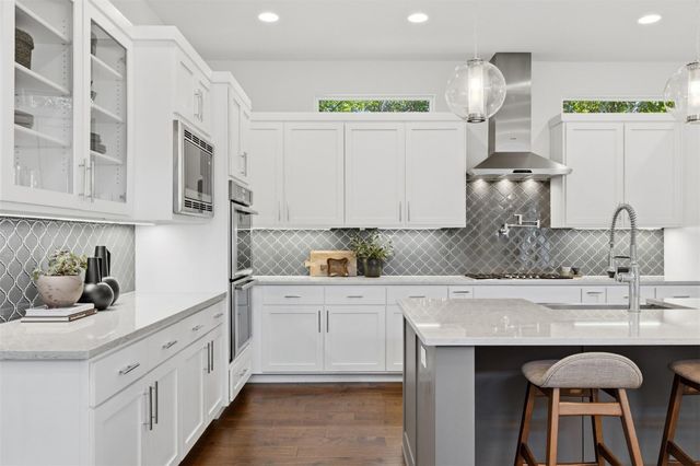 2704 Oak Park DR, Austin, TX 78704