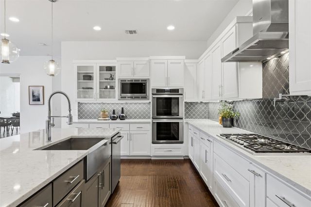 2704 Oak Park DR, Austin, TX 78704