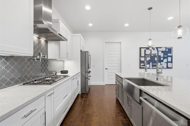 2704 Oak Park DR, Austin, TX 78704