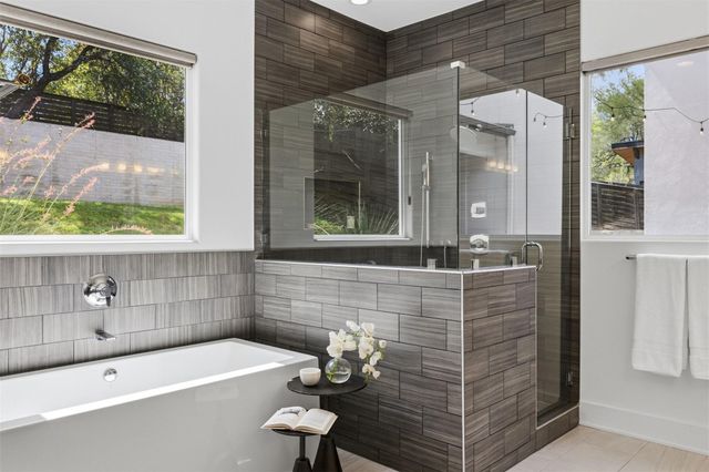 2704 Oak Park DR, Austin, TX 78704