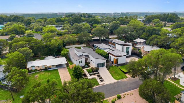 2704 Oak Park DR, Austin, TX 78704