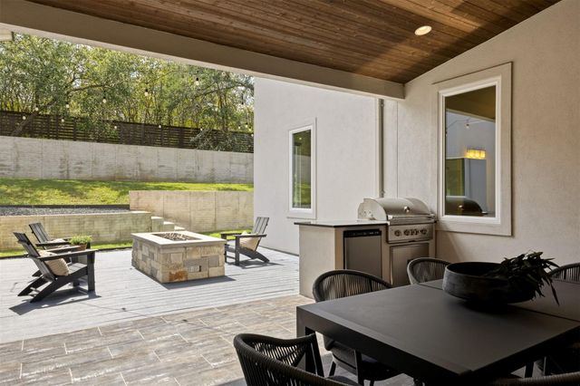 2704 Oak Park DR, Austin, TX 78704