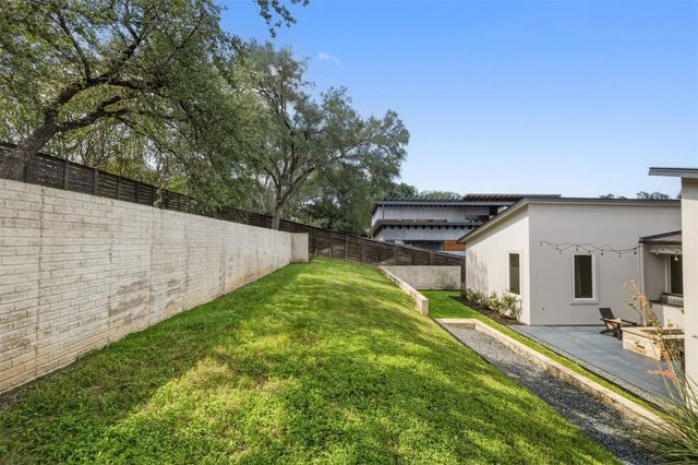 2704 Oak Park DR, Austin, TX 78704