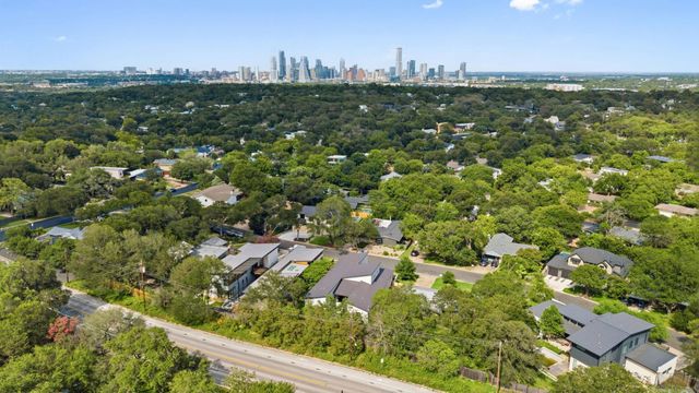 2704 Oak Park DR, Austin, TX 78704