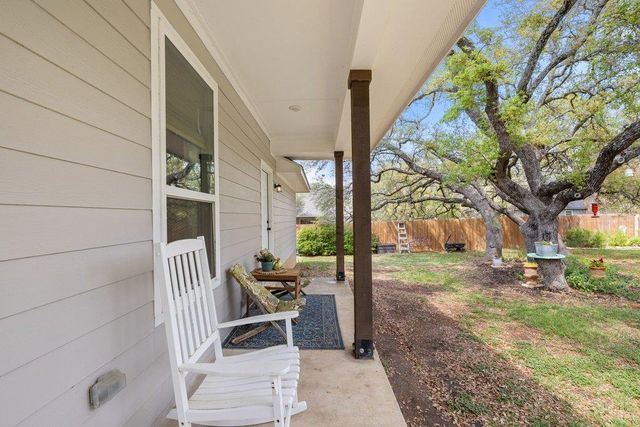 103 Leaning Oak CIR, Johnson City, TX 78636