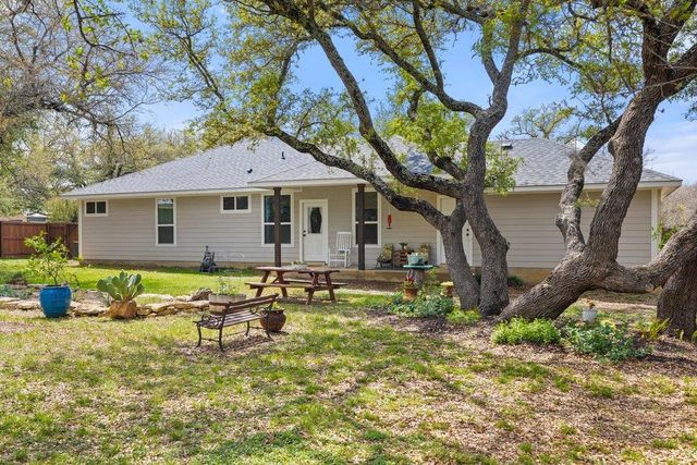 103 Leaning Oak CIR, Johnson City, TX 78636