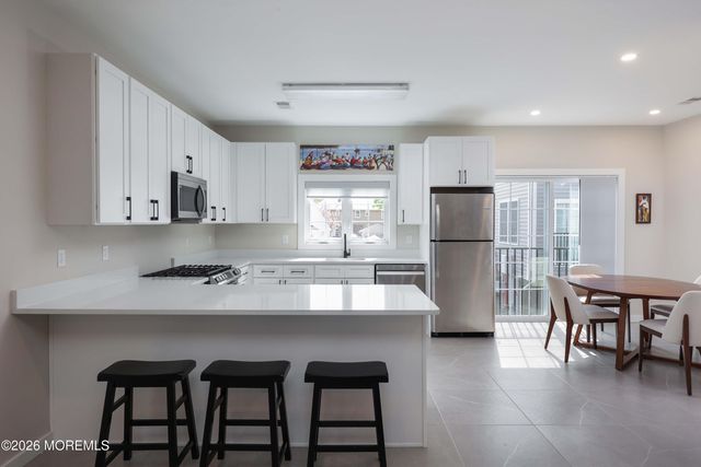 333 First Street 8, Keyport, NJ 07735