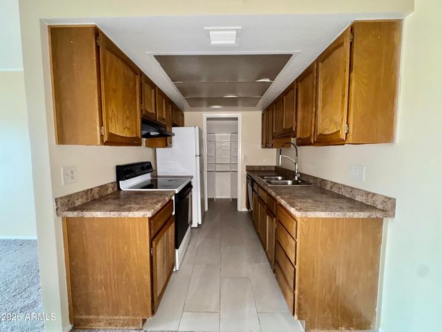 16635 N CAVE CREEK Road 214, Phoenix, AZ 85032