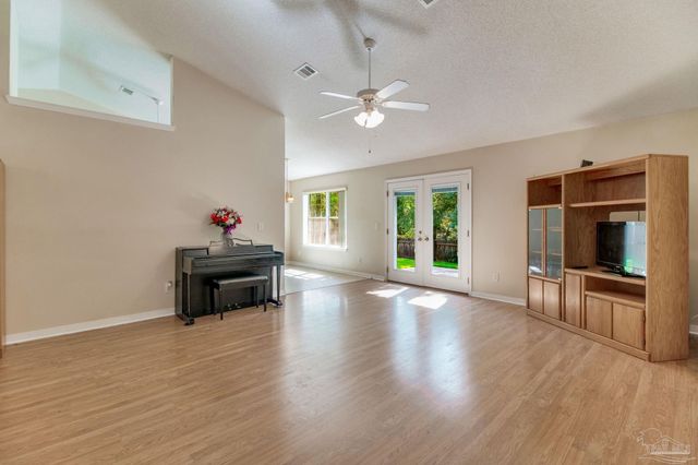 3424 Esplanade Dr, Pensacola, FL 32506