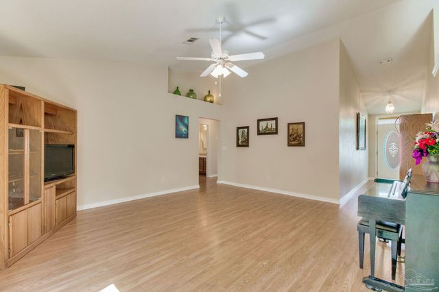 3424 Esplanade Dr, Pensacola, FL 32506