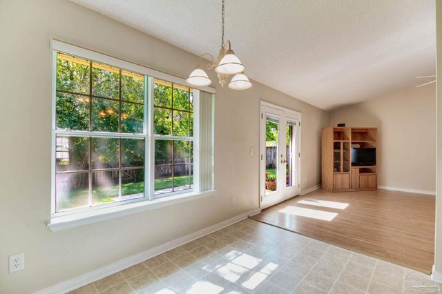 3424 Esplanade Dr, Pensacola, FL 32506