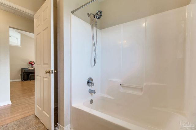 3424 Esplanade Dr, Pensacola, FL 32506