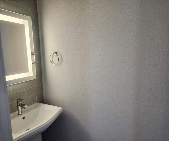 12001 Vista Parke DR 405, Austin, TX 78726