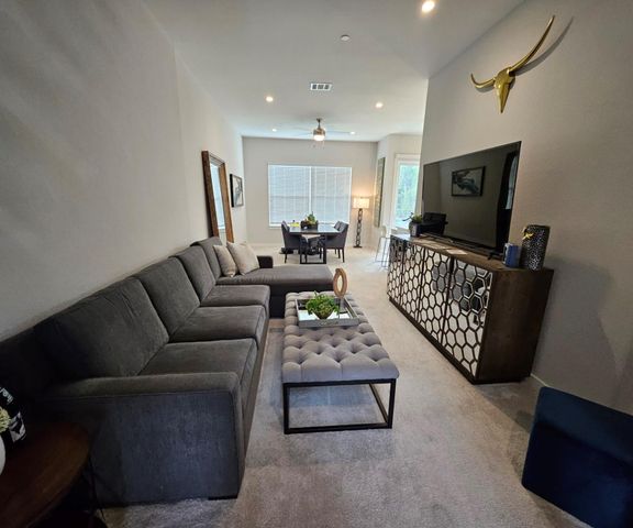 12001 Vista Parke DR 405, Austin, TX 78726