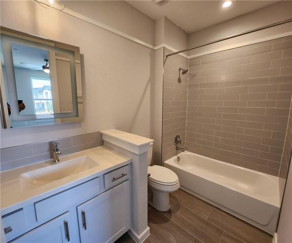 12001 Vista Parke DR 405, Austin, TX 78726