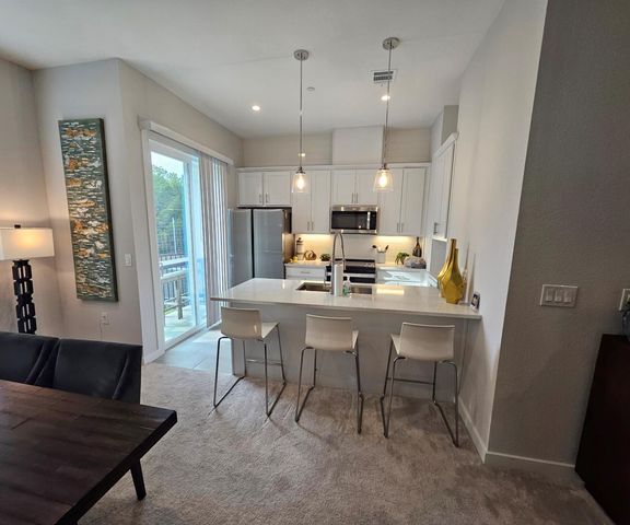 12001 Vista Parke DR 405, Austin, TX 78726